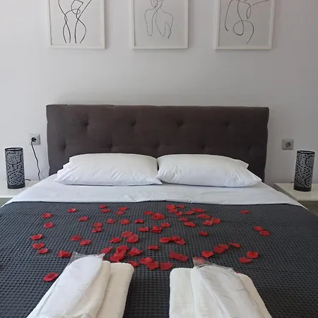 Athonos Secret Diamond Apartment *
